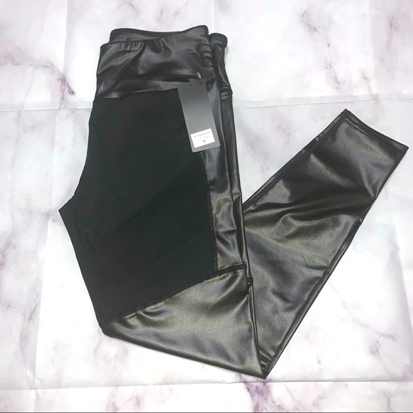Matte Mesh Panel Shine Leggings - Picture 3 of 10